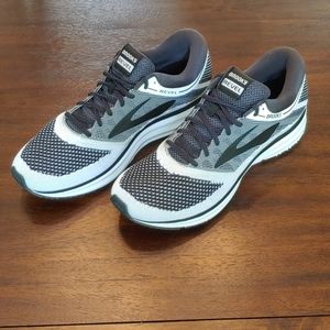 NEW Brooks Revel Running Shoes